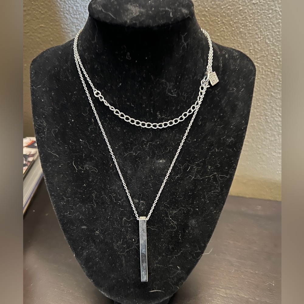 Shelly Brown Bar Chain Necklace